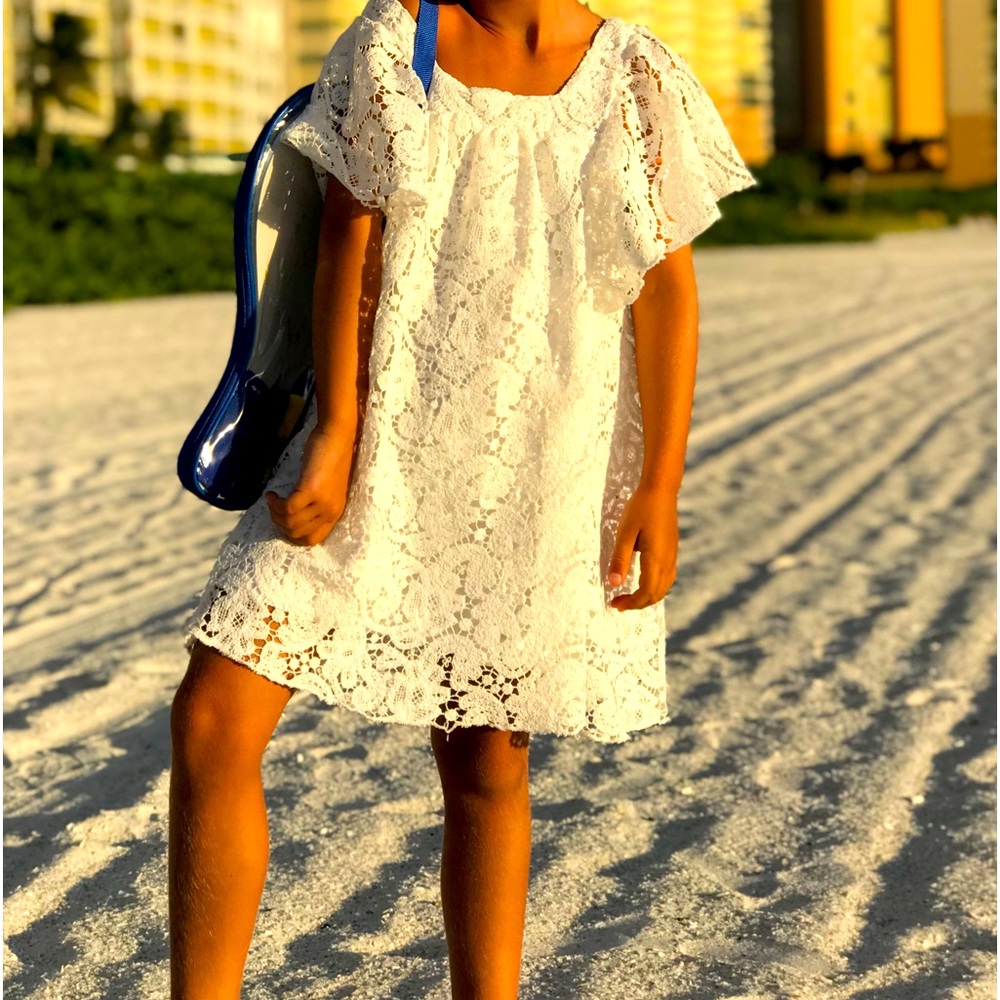 Girl dress. Very beautiful and good for any occasion.